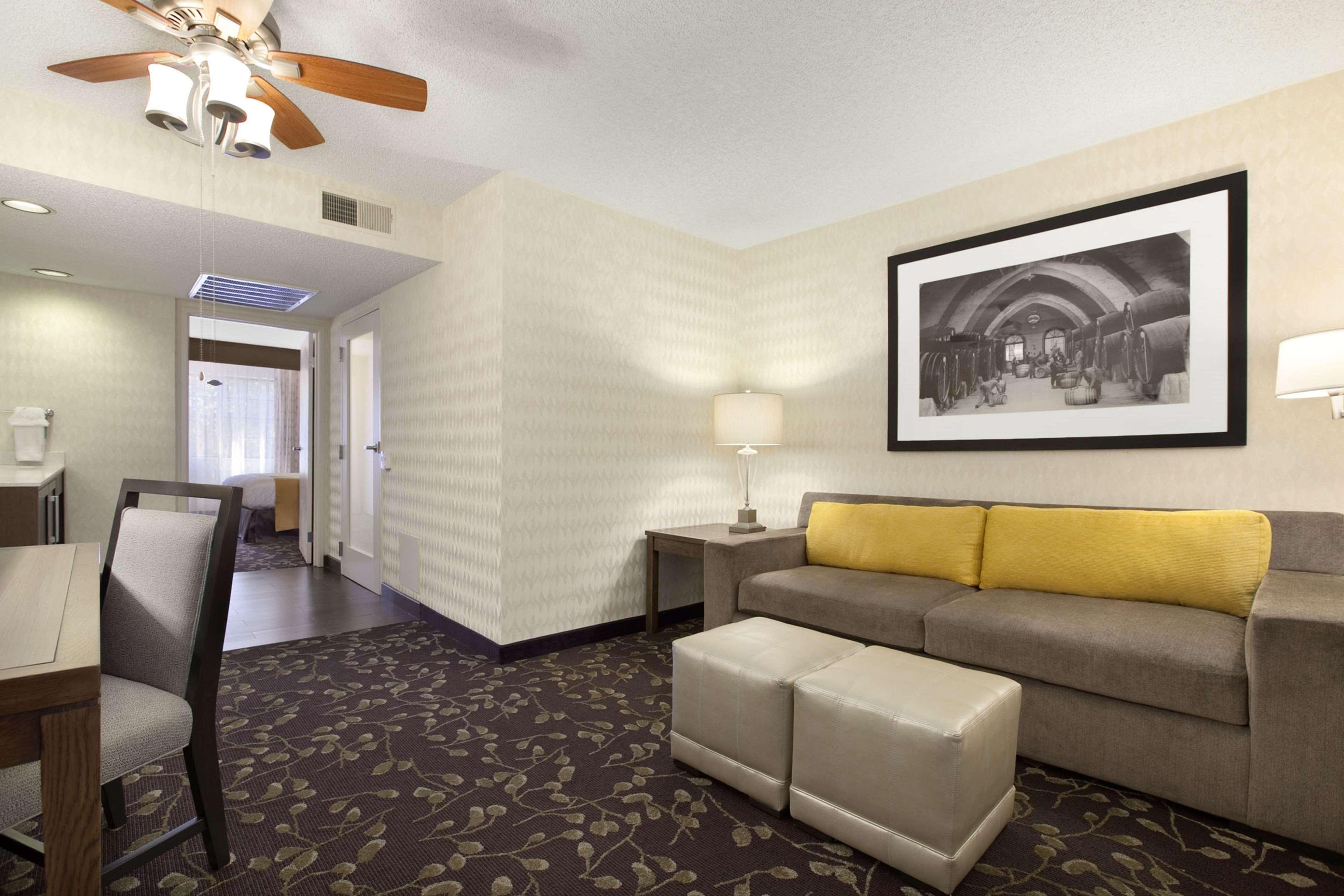 Embassy Suites By Hilton Napa Valley Экстерьер фото